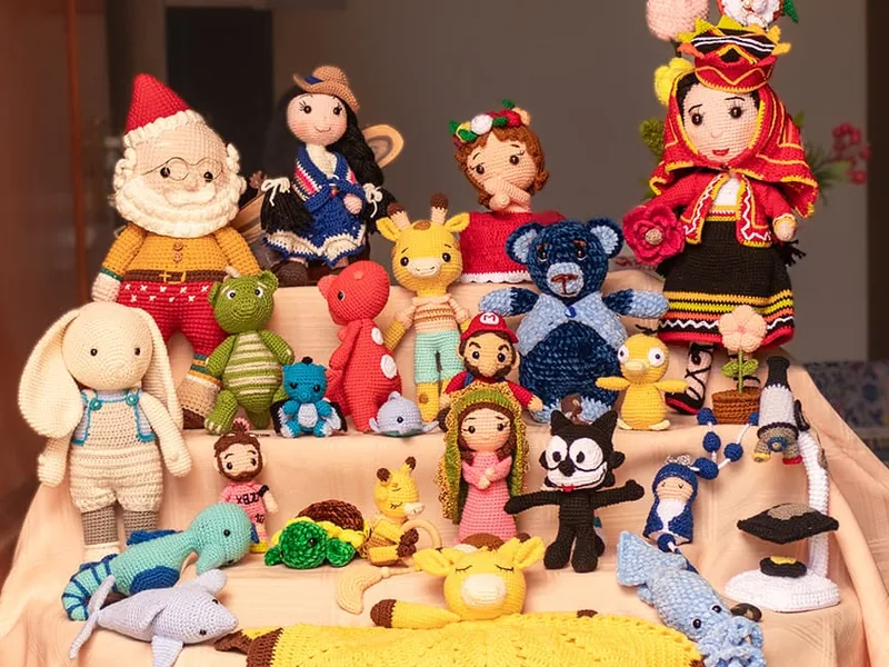 Colección de amigurumis tejidos a crochet: Papá Noel, muñecas, ositos, animalitos y una virgencita