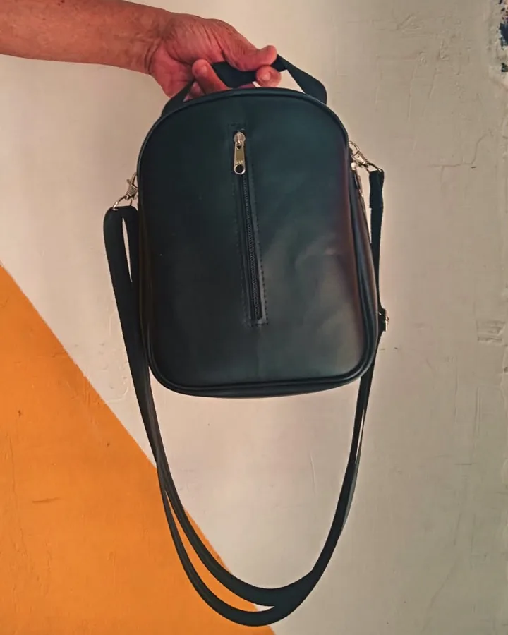 Bolso de mano negro