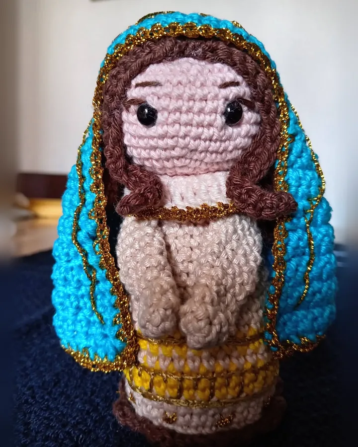 Virgen María de manto celeste